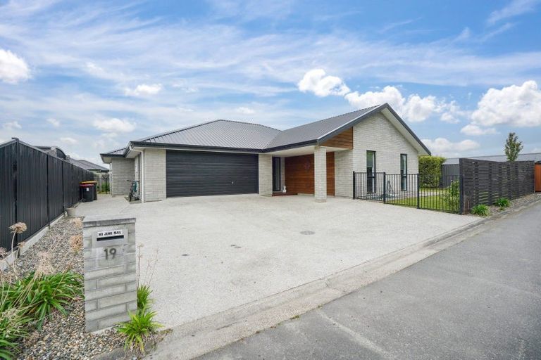 Photo of property in 19 Dallard Way, Waikiwi, Invercargill, 9810