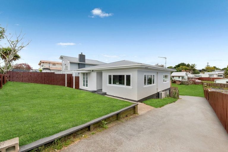 Photo of property in 5 Lane Road, Weymouth, Auckland, 2103