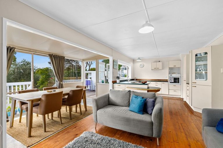 Photo of property in 12 Washington Avenue, Snells Beach, 0920