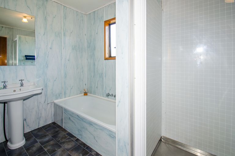 Photo of property in 162 Main South Road, Green Island, Dunedin, 9018