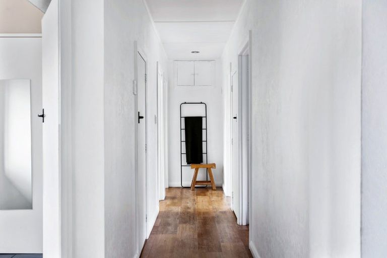 Photo of property in 15 Puketapu Road, Taradale, Napier, 4112