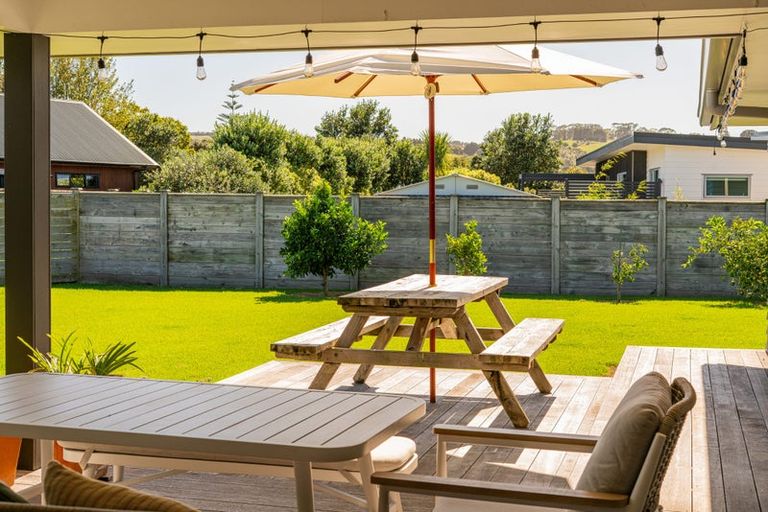 Photo of property in 44 Longreach Drive, Cooks Beach, Whitianga, 3591