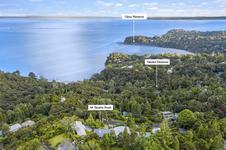 Photo of property in 94 Takahe Road, Titirangi, Auckland, 0604