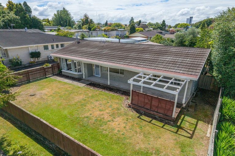 Photo of property in 37 Alison Street, Hamilton Lake, Hamilton, 3204