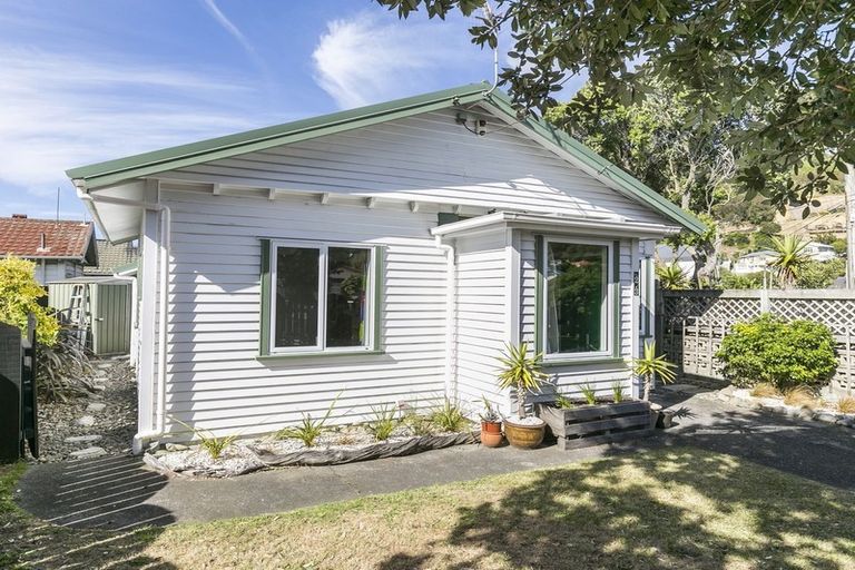 Photo of property in 23 Rua Street, Lyall Bay, Wellington, 6022