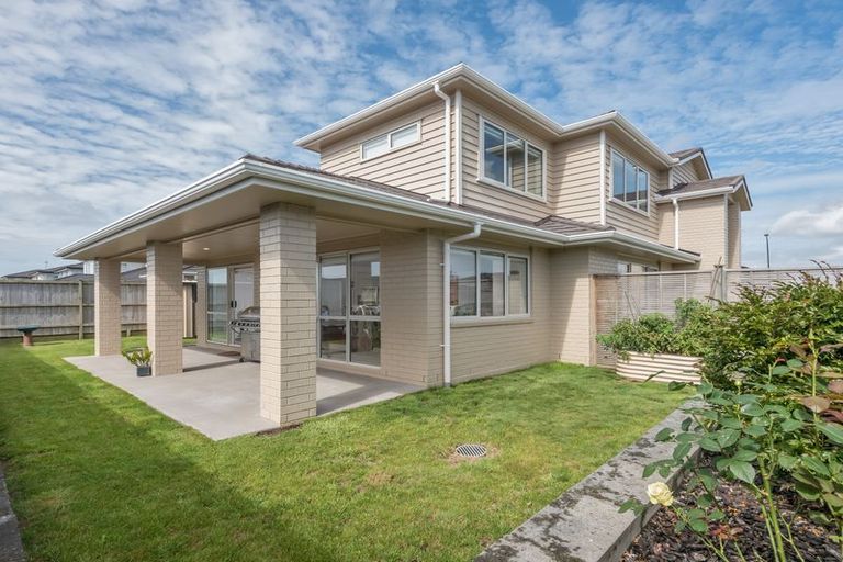 Photo of property in 99 Bayvista Drive, Karaka, Papakura, 2113