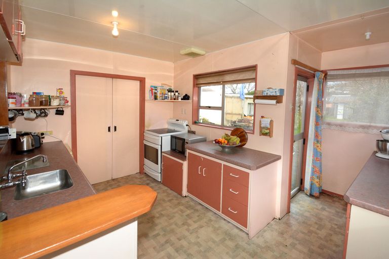 Photo of property in 34 Bradshaw Street, South Dunedin, Dunedin, 9012