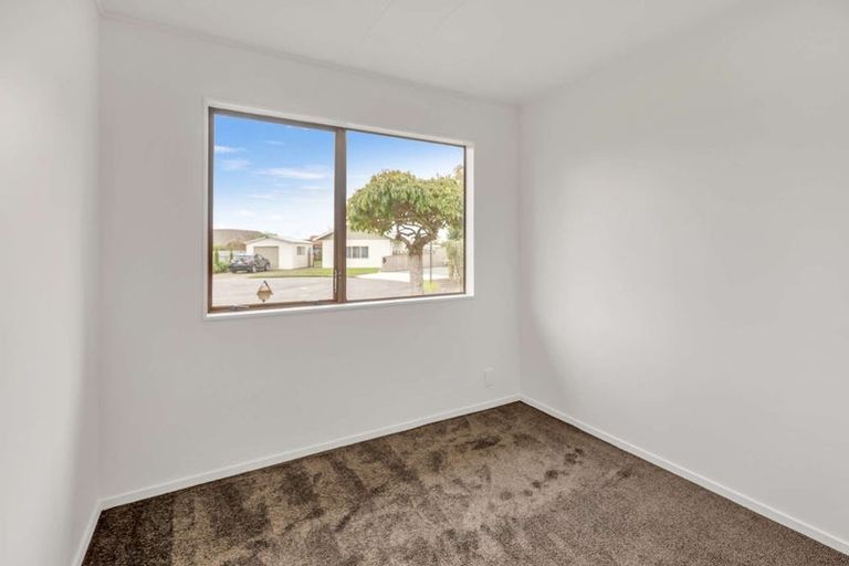 Photo of property in 6 Kirkcaldie Grove, Levin, 5510