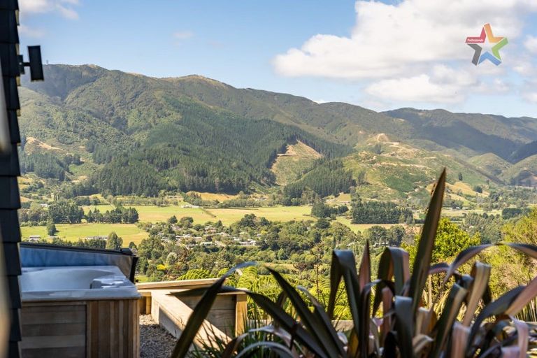 Photo of property in 13 Mount Marua Way, Timberlea, Upper Hutt, 5018