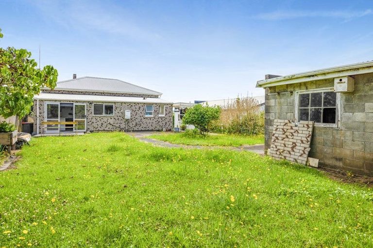 Photo of property in 49 Bedford Street, Patea, 4520