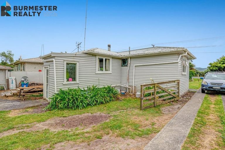 Photo of property in 233 Parkhurst Road, Parakai, 0830