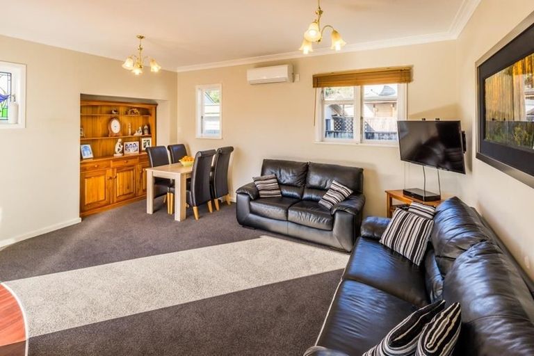 Photo of property in 41 Saint Ronans Avenue, Waterloo, Lower Hutt, 5011