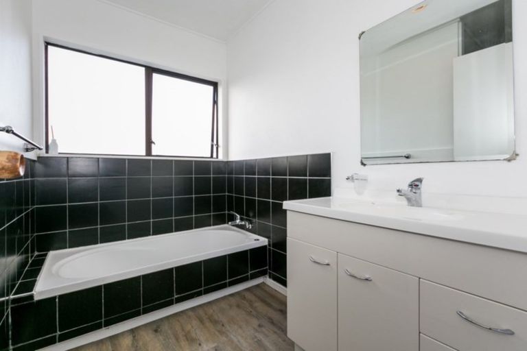 Photo of property in 1/199 Avondale Road, Greenmeadows, Napier, 4112