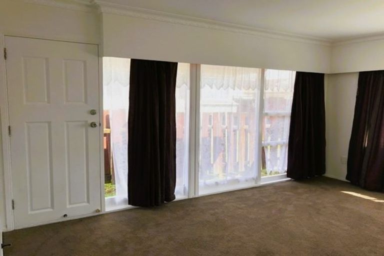 Photo of property in 2/25 Wellington Street, Papakura, 2110