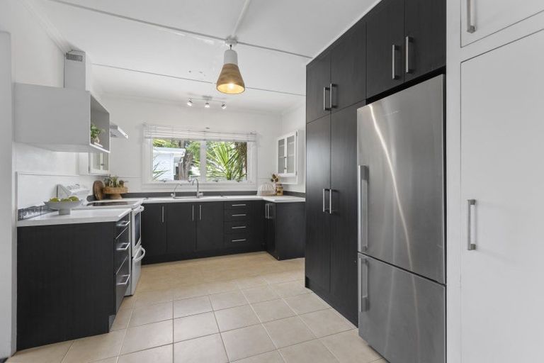 Photo of property in 475a Saint Aubyn Street, Moturoa, New Plymouth, 4310