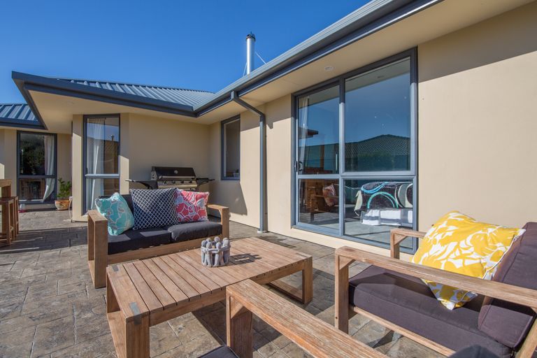 Photo of property in 16 Paget Drive, Woodend, 7610