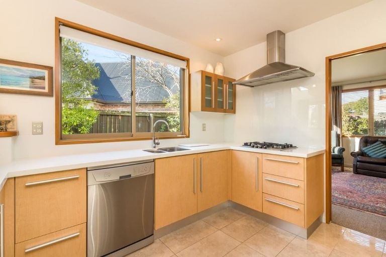 Photo of property in 49 Weka Street, Fendalton, Christchurch, 8041