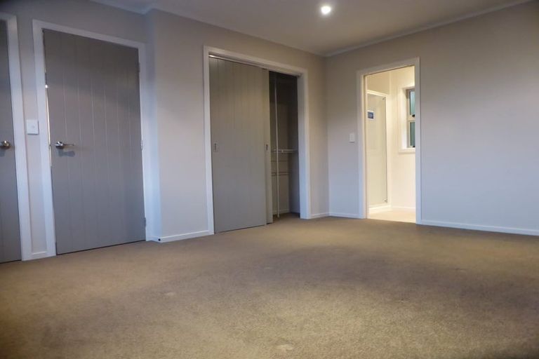 Photo of property in 87 Taylor Terrace, Tawa, Wellington, 5028