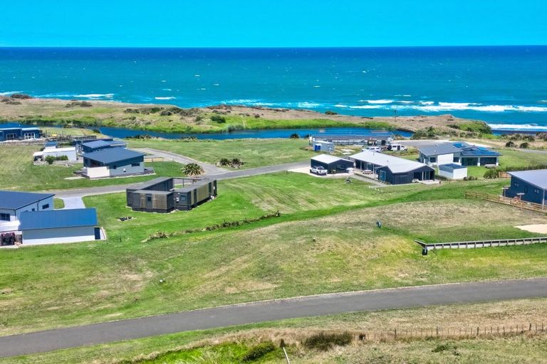 Photo of property in 19 Waipipi Road, Waverley, 4591