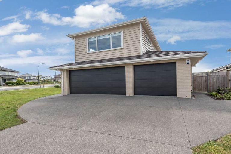 Photo of property in 99 Bayvista Drive, Karaka, Papakura, 2113