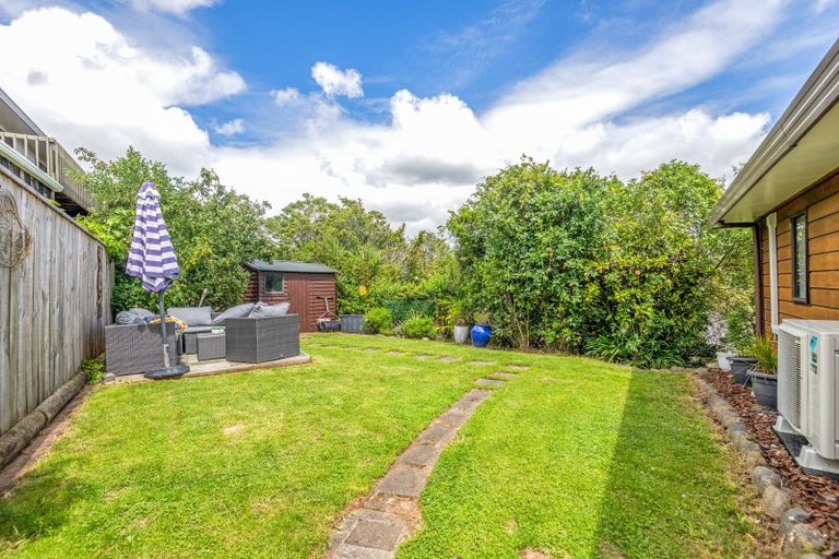 Photo of property in 1 Springdale Grove, Fitzherbert, Palmerston North, 4410