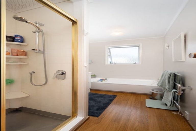 Photo of property in 56 Lewisham Street, Highland Park, Auckland, 2010