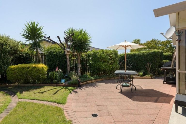 Photo of property in 5 Checketts Place, Papamoa Beach, Papamoa, 3118