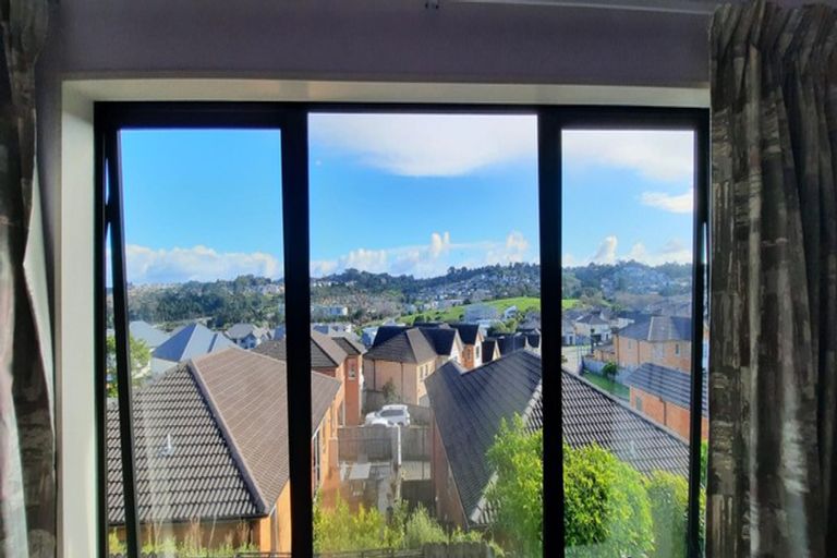 Photo of property in 22/22 Northcross Drive, Oteha, Auckland, 0632