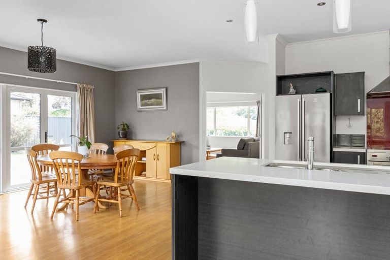 Photo of property in 66 Kent Terrace, Taradale, Napier, 4112