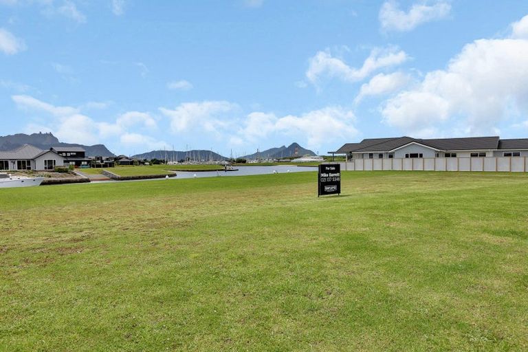 Photo of property in 29 Maturiki Drive, One Tree Point, 0118