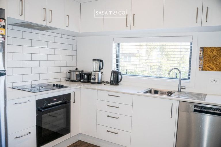 Photo of property in 9a Welby Place, Mangere, Auckland, 2022