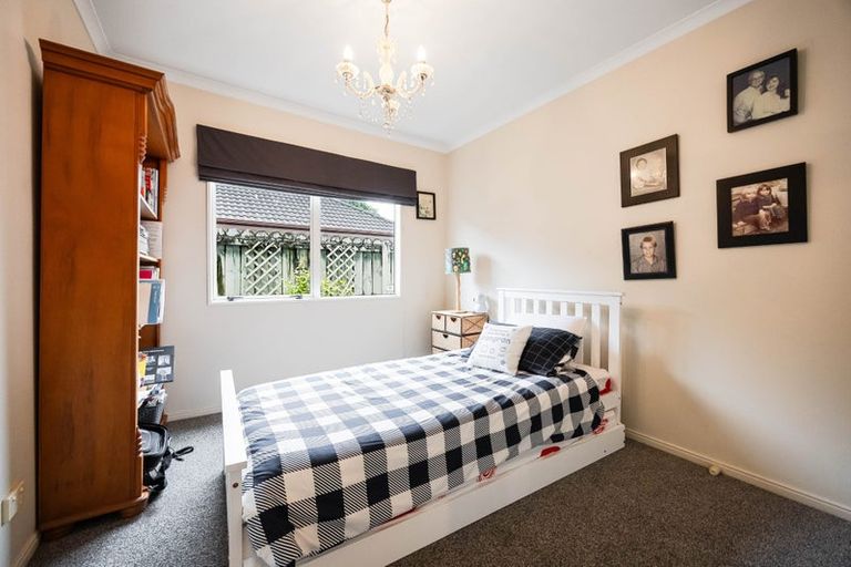 Photo of property in 4 Applebox Lane, Henderson, Auckland, 0612