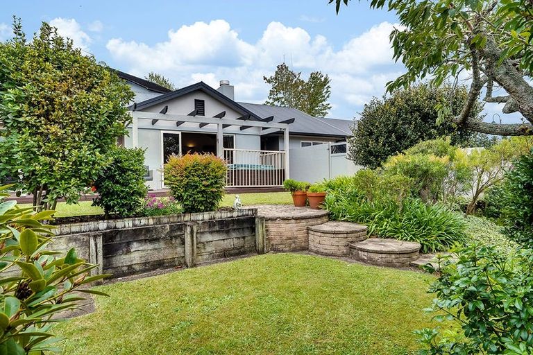 Photo of property in 37 Greenfield Drive, Western Heights, Hamilton, 3200