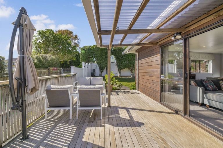 Photo of property in 1/80 Kervil Avenue, Te Atatu Peninsula, Auckland, 0610