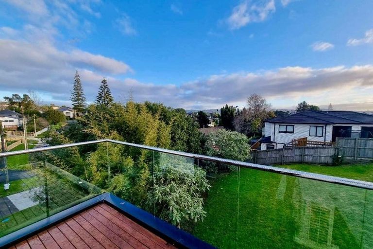 Photo of property in 8/18 Sylvan Crescent, Te Atatu South, Auckland, 0610