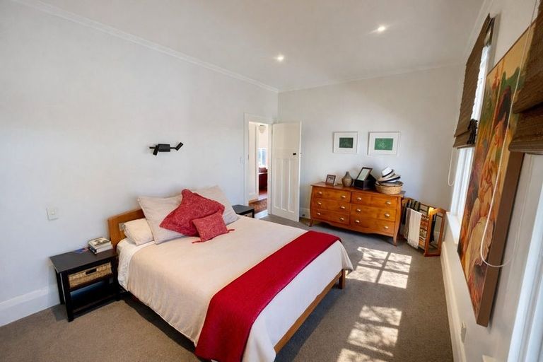 Photo of property in 2/21 Cowper Street, Devonport, Auckland, 0624