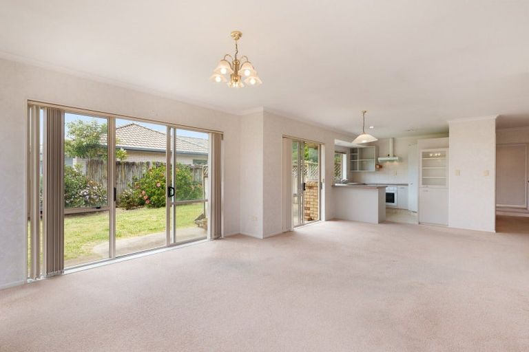 Photo of property in 10 The Gardens Drive, Papamoa Beach, Papamoa, 3118