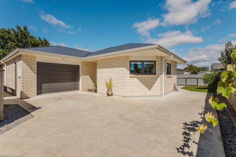 Photo of property in 22 Mcphee Street, Dannevirke, 4930