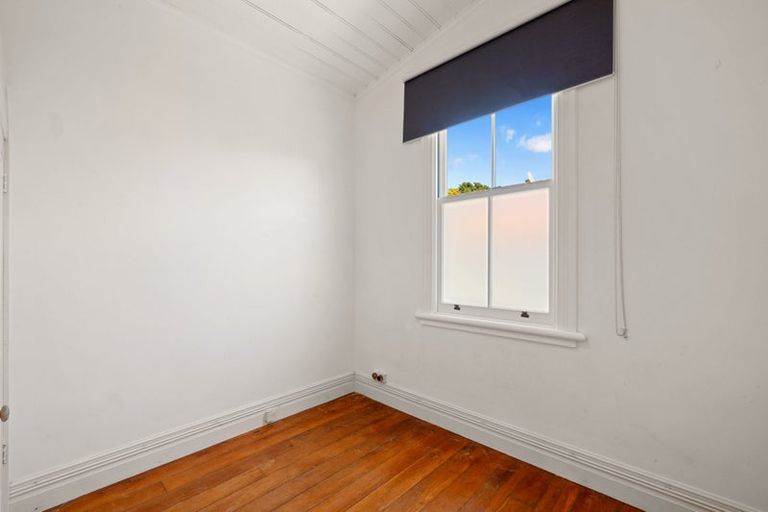 Photo of property in 1 Gaine Street, New Plymouth, 4310