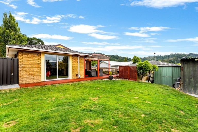 Photo of property in 17 Zeala Grove, Stokes Valley, Lower Hutt, 5019