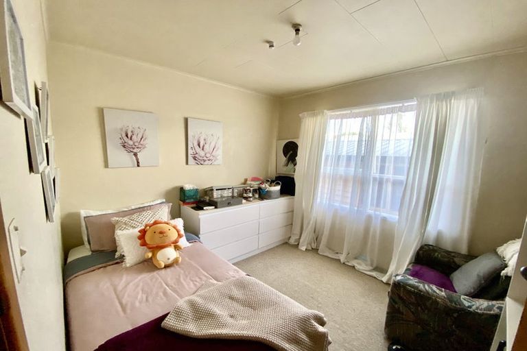 Photo of property in 4 Gossamer Drive, Pakuranga Heights, Auckland, 2010