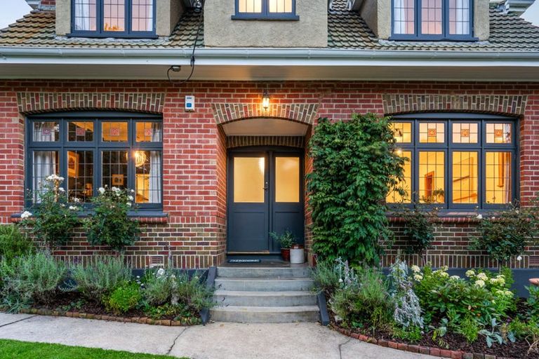 Photo of property in 25 Lonsdale Street, Belleknowes, Dunedin, 9011