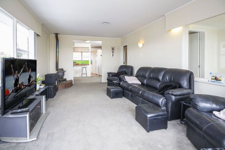 Photo of property in 476 Don Buck Road, Massey, Auckland, 0614