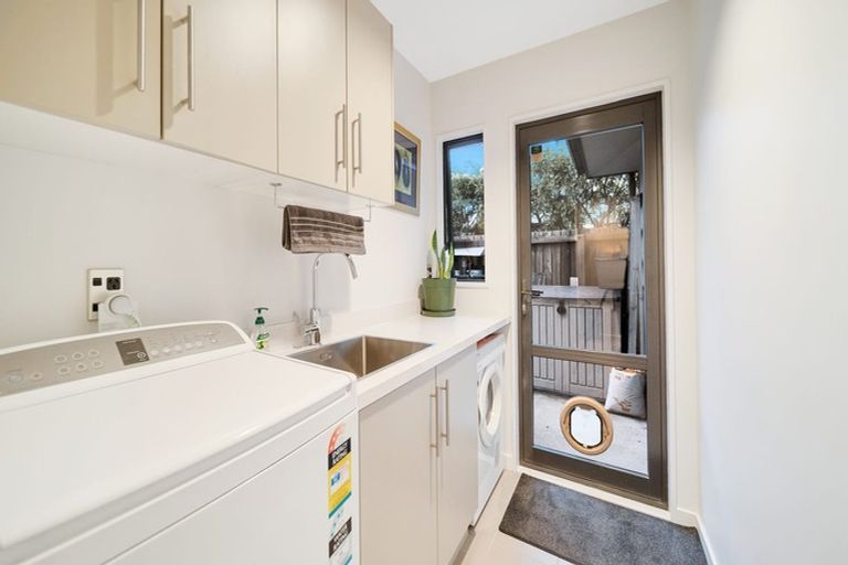 Photo of property in 2a Westburn Terrace, Burnside, Christchurch, 8041