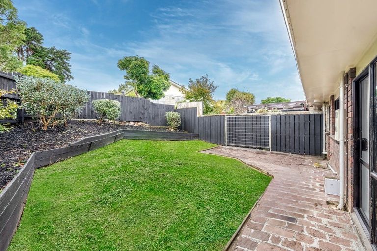 Photo of property in 1/15 Benygloe Place, Highland Park, Auckland, 2010