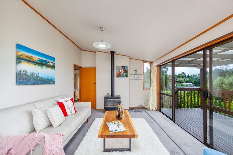 Photo of property in 1/48 Lemnos Place, Titirangi, Auckland, 0604