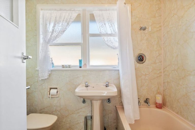 Photo of property in 71a Wai-iti Crescent, Woburn, Lower Hutt, 5010