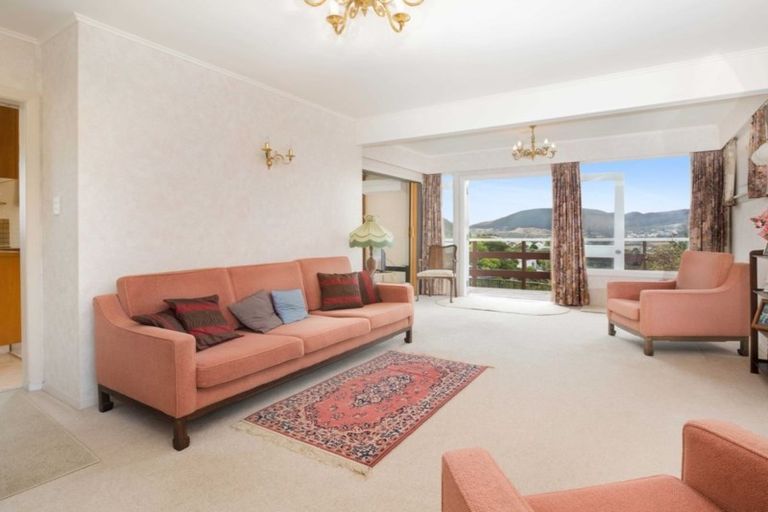 Photo of property in 25 Chester Road, Tawa, Wellington, 5028