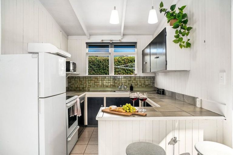 Photo of property in 180 Kent Street, Kingston, Athol, 9793