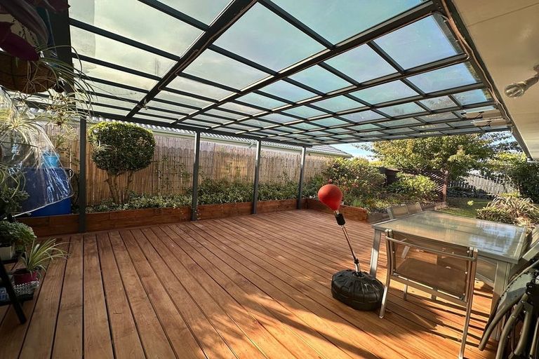 Photo of property in 59 Frank Nobilo Drive, Golflands, Auckland, 2013